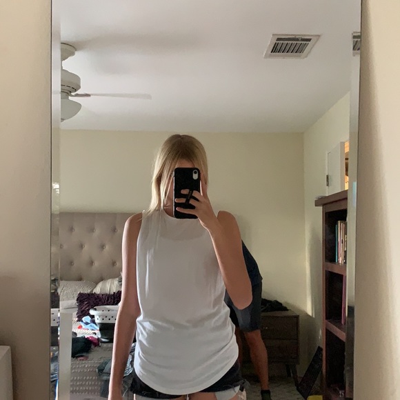 New condition white lululemon athletic top - Picture 4 of 4